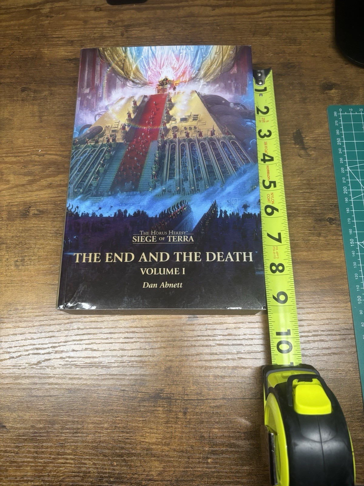 Horus Heresy Siege of Terra: The End and the Death Vol I – LARGE BOOK SIZE