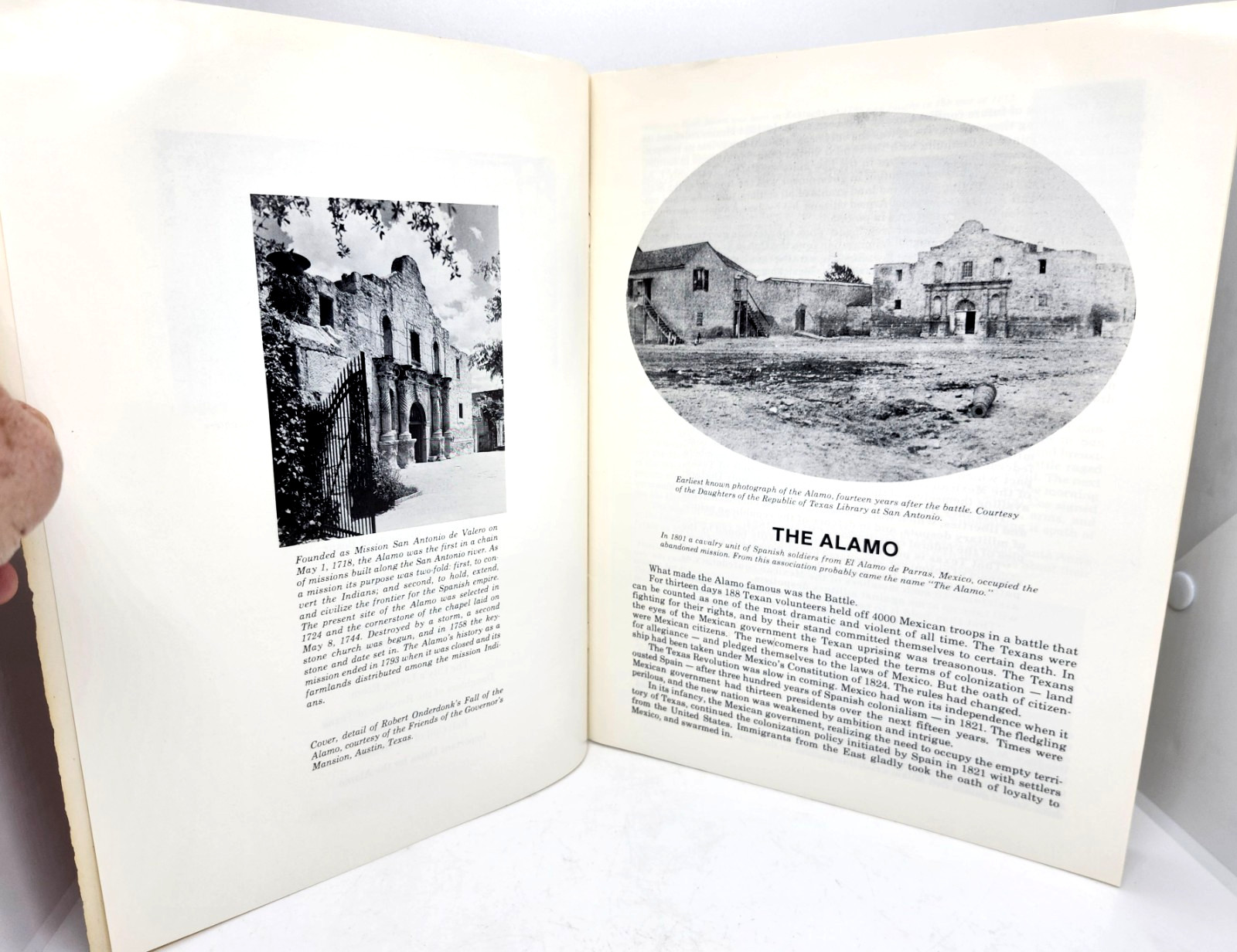 THE ALAMO by MARY NOONAN GUERRA SOFTCOVER BOOK (1983) THE ALAMO PRESS ~ 34 PAGES