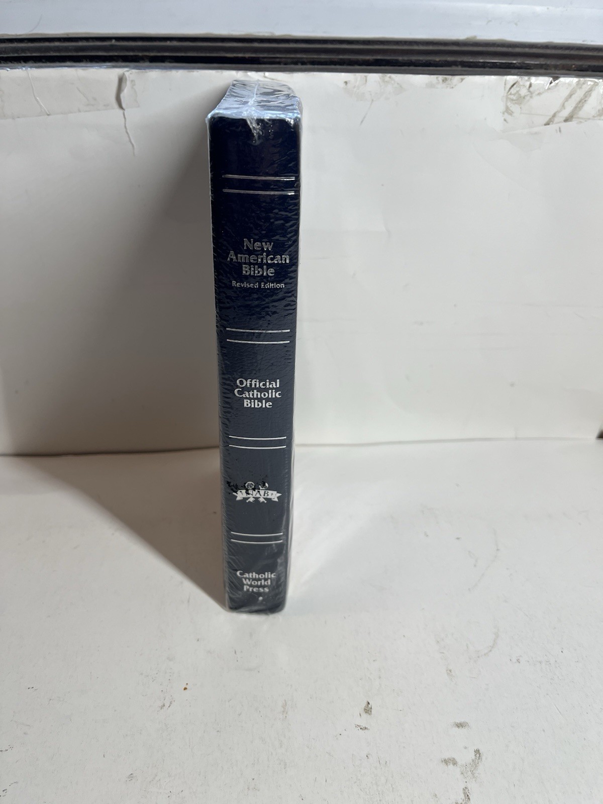 THE NEW AMERICAN BIBLE Official Catholic Bible By World Catholic Press BRAND NEW