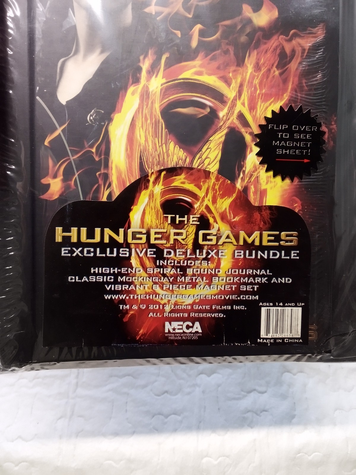 Hunger Games Girl On Fire Neca Exclusive Deluxe Bundle Notebook with Magnets