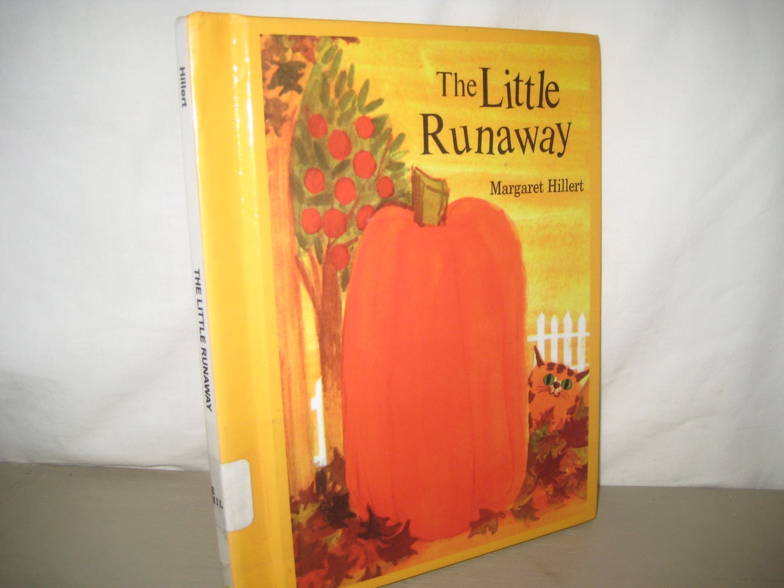 Little Runaway/ Margaret Hillert/ Modern curriculum press/ hardback/ 1966