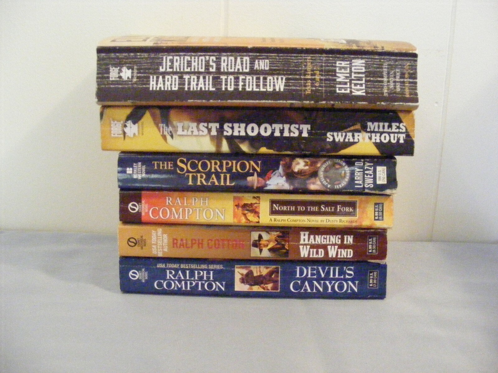Lot of 6 WESTERNS – Different authors – 7 novels/6 books – pbs FREE SHIP