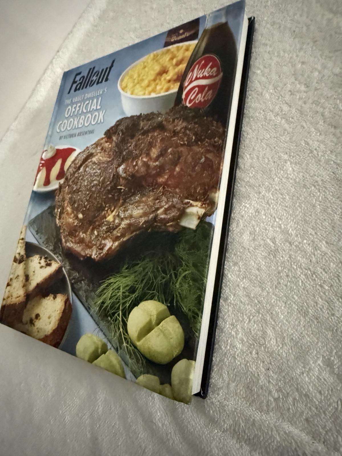 Fallout: the Vault Dweller’s Official Cookbook New Small Damage To Bottom Corner