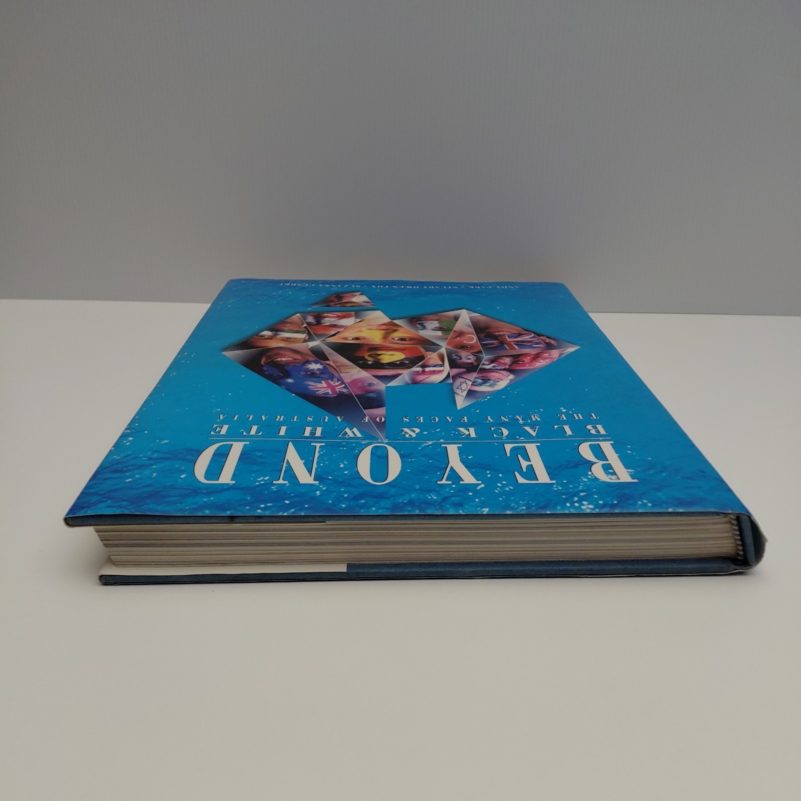 Beyond Black and White The Many Faces of Australia by Andy Park – 1995 Book