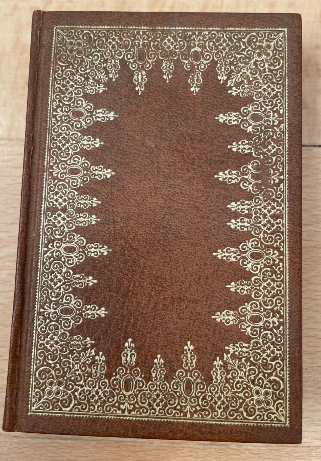 A DICKENS ANTHOLOGY. HARDCOVER – 13 BY 10 CM. 158 PAGES