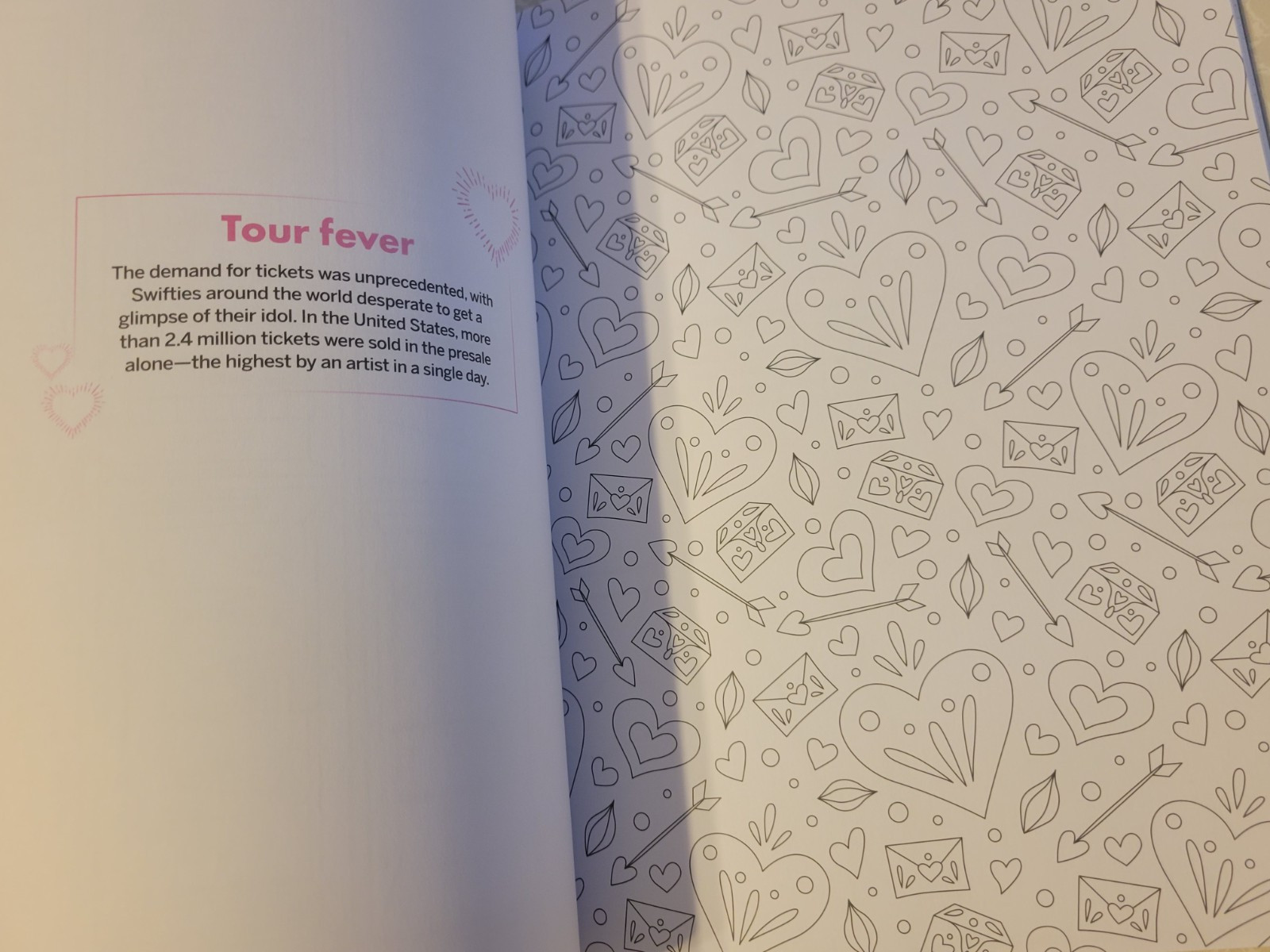 TAYLOR SWIFT – Coloring & Activity Book Tour Edition – Photos-Games-Coloring-NEW