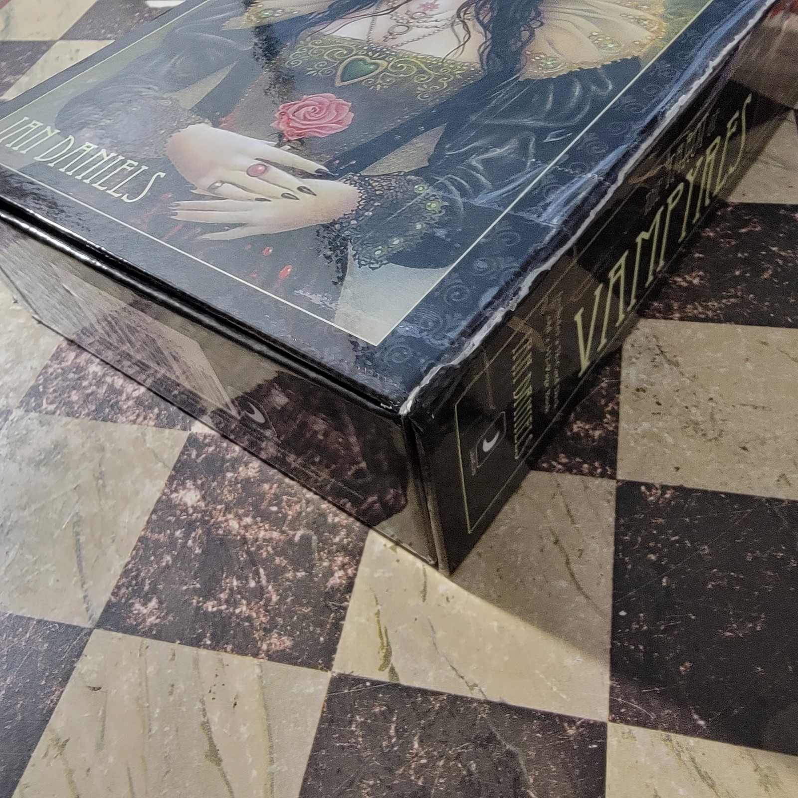 Tarot of Vampyres by Ian Daniels (2010, Cards,Flash Cards) Box Damage