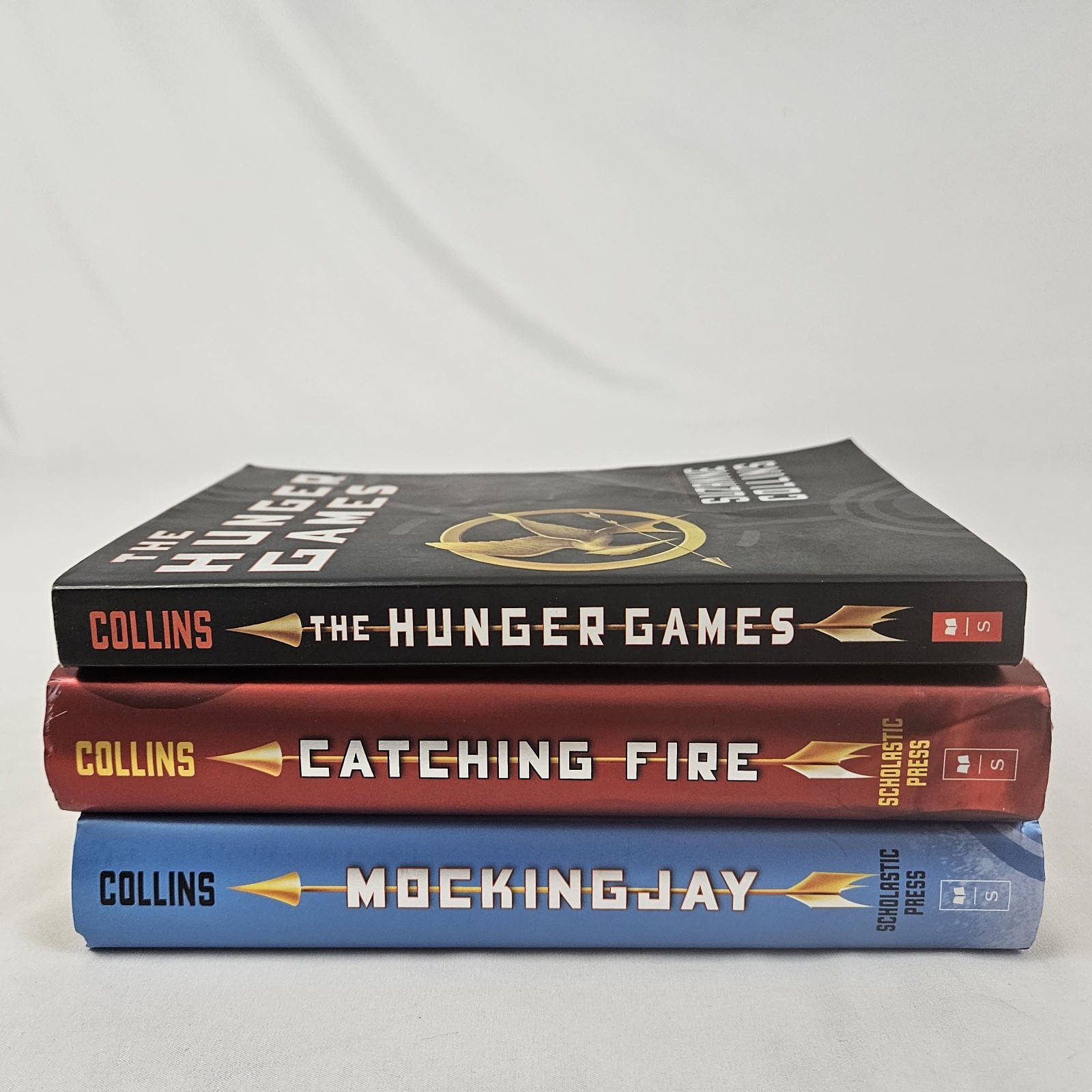 3 Hunger Games Trilogy by Suzanne Collins Book Set – Hardcover/Paperback