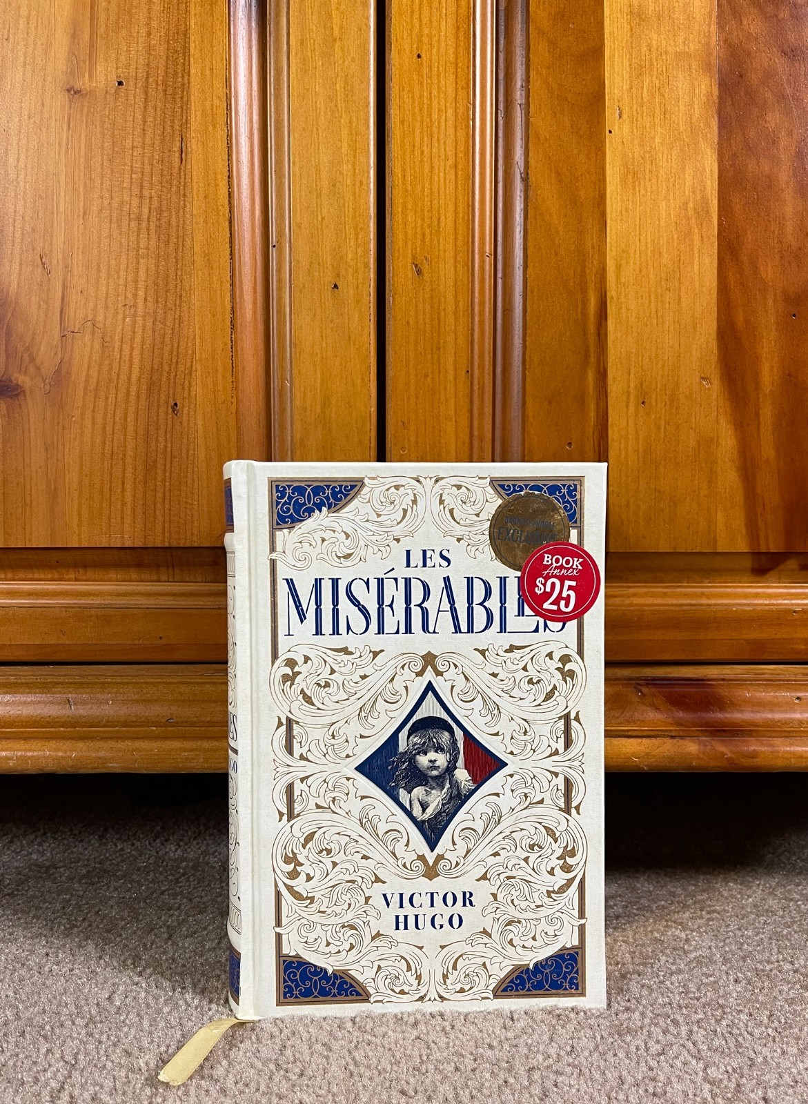 LES MISERABLES by Victor Hugo Deluxe Leather-Bound Collectible edition Book