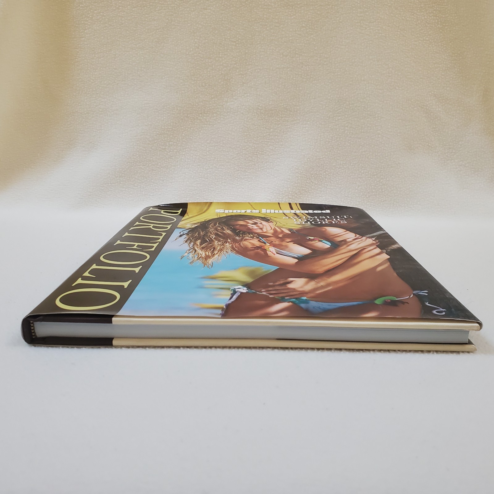 Sports Illustrated Swimsuit Portfolio Idyllic Shores Kate Upton Jacket 2014 Rare