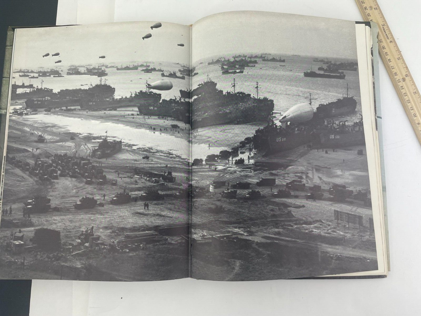 World War II Hardcover Book Ronald Heiferman 1973 1st Edition Vintage -13×9″
