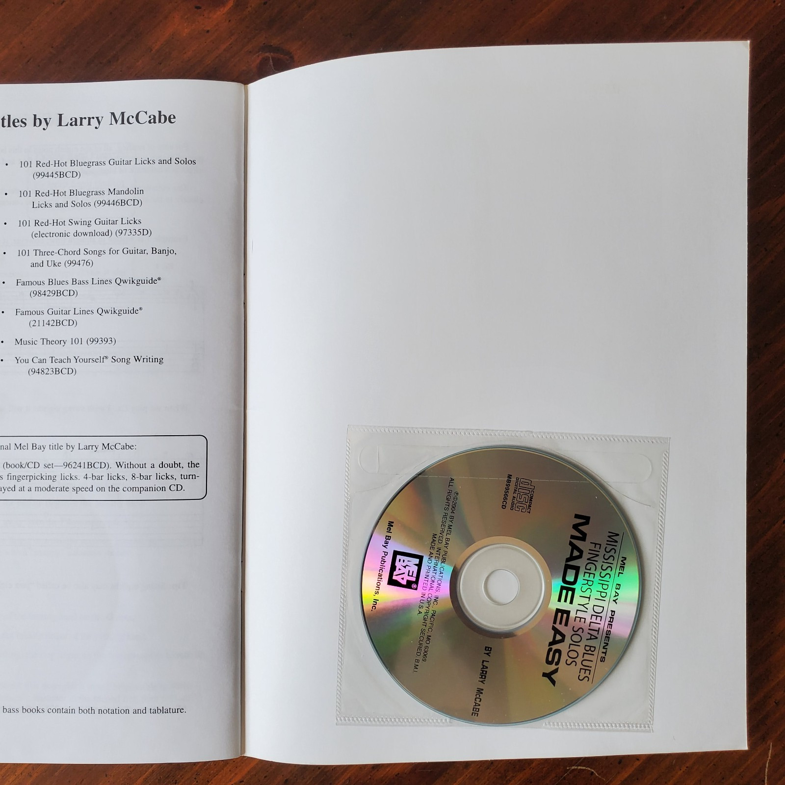 Mississippi Delta Blues Fingerstyle Solos Made Easy by Larry McCabe w/ CD, VG!