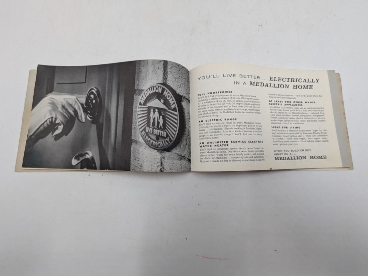 1960 WE Energies Cookie Book Wisconsin Electric Christmas Cooky Recipe Book A