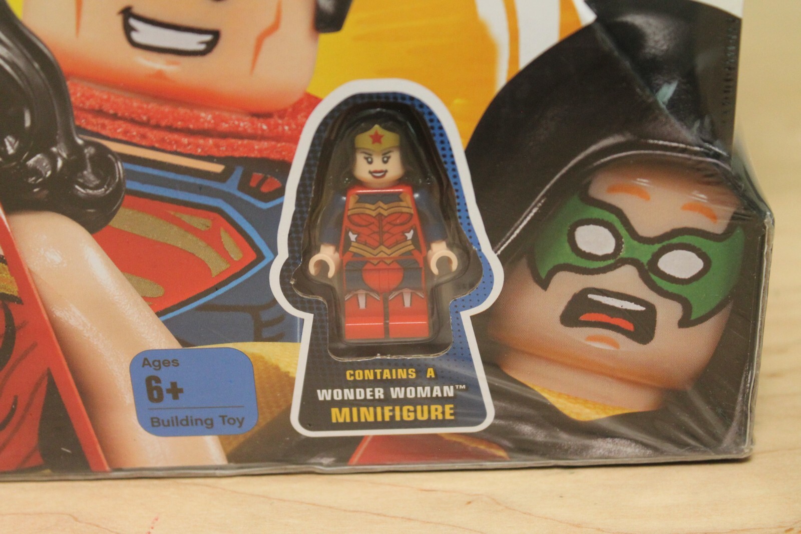 LEGO DC Super Heroes Collection Ten DC Books + a Wonder Woman Mini Figure Sealed