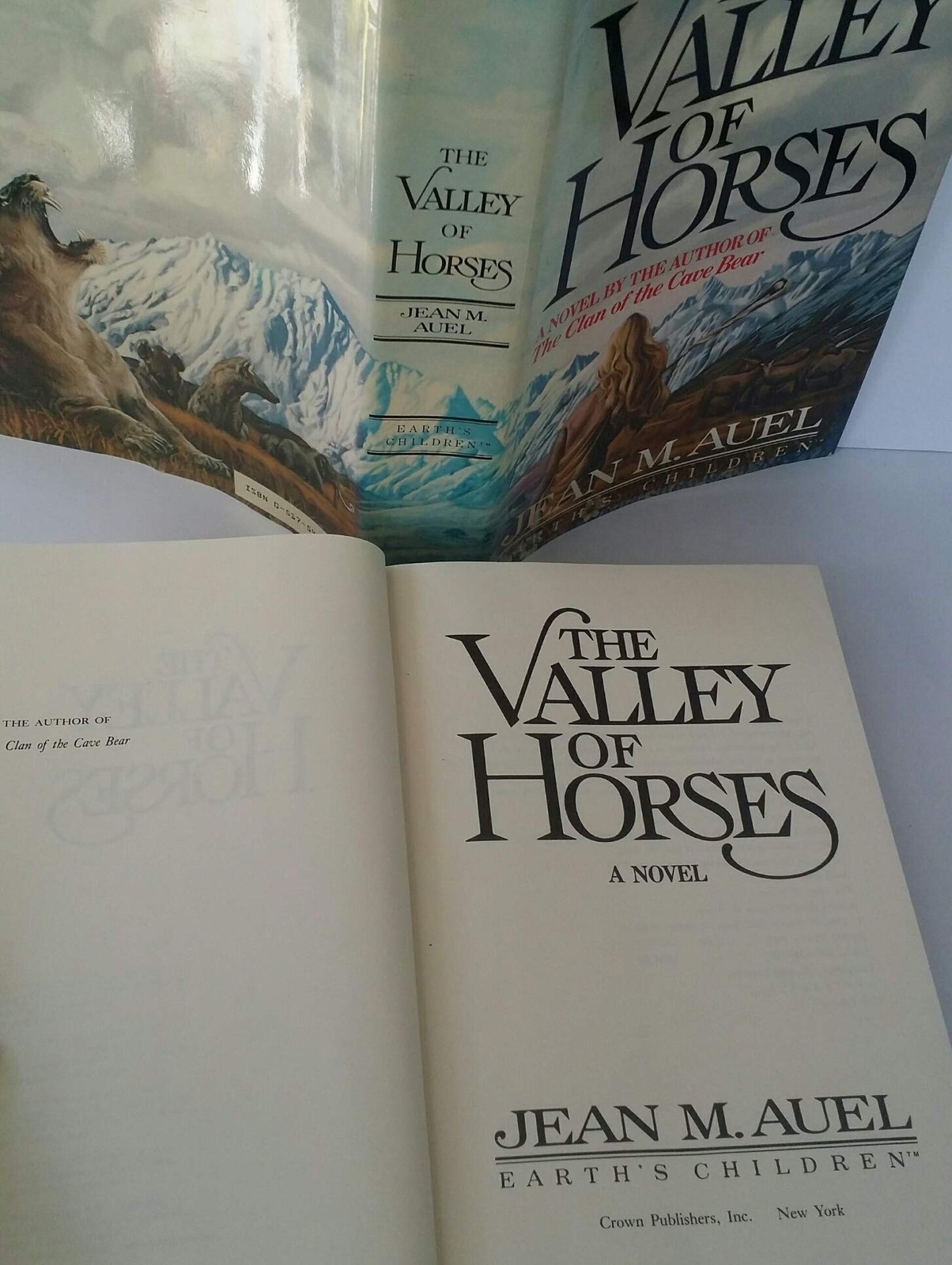The Valley of Horses (Earth’s Children, 2) – hardcover Auel, Jean M.