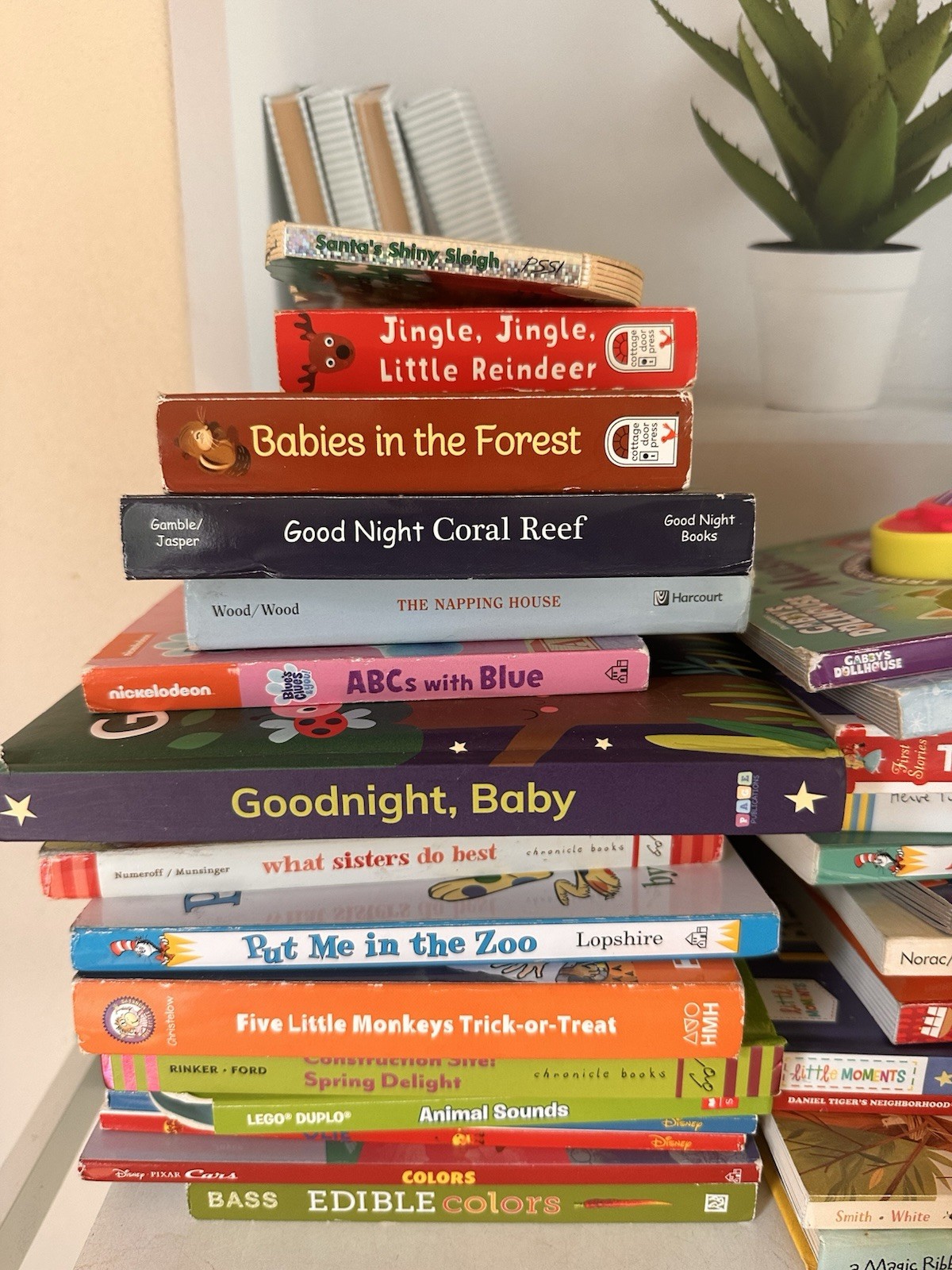 Lot of 50 Children BOARD Hardcover BABY TODDLER DAYCARE PRESCHOOL Kids (259)