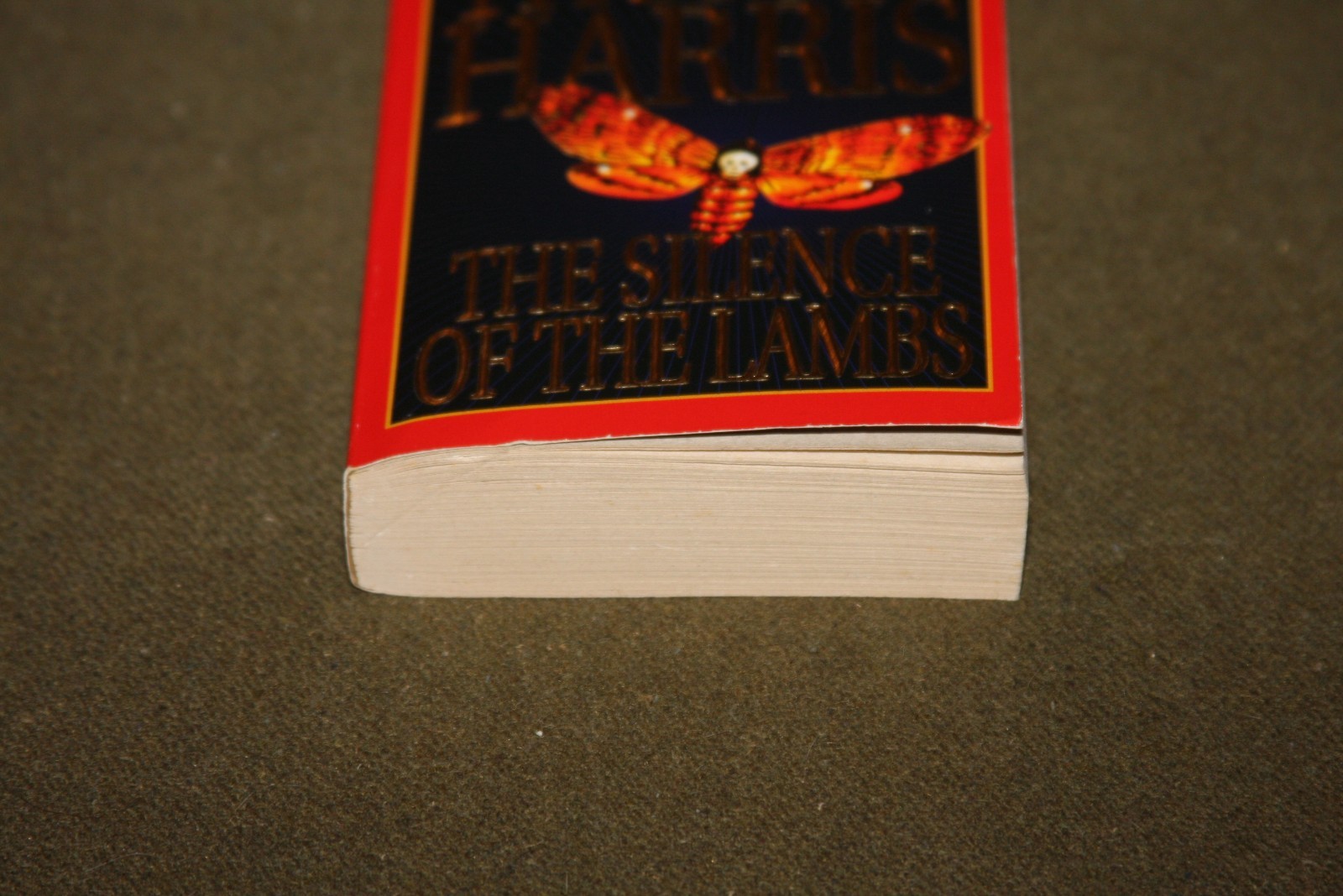 The Silence of the Lambs by Thomas Harris 1989 PB 54th Print w/ Embossed Cover