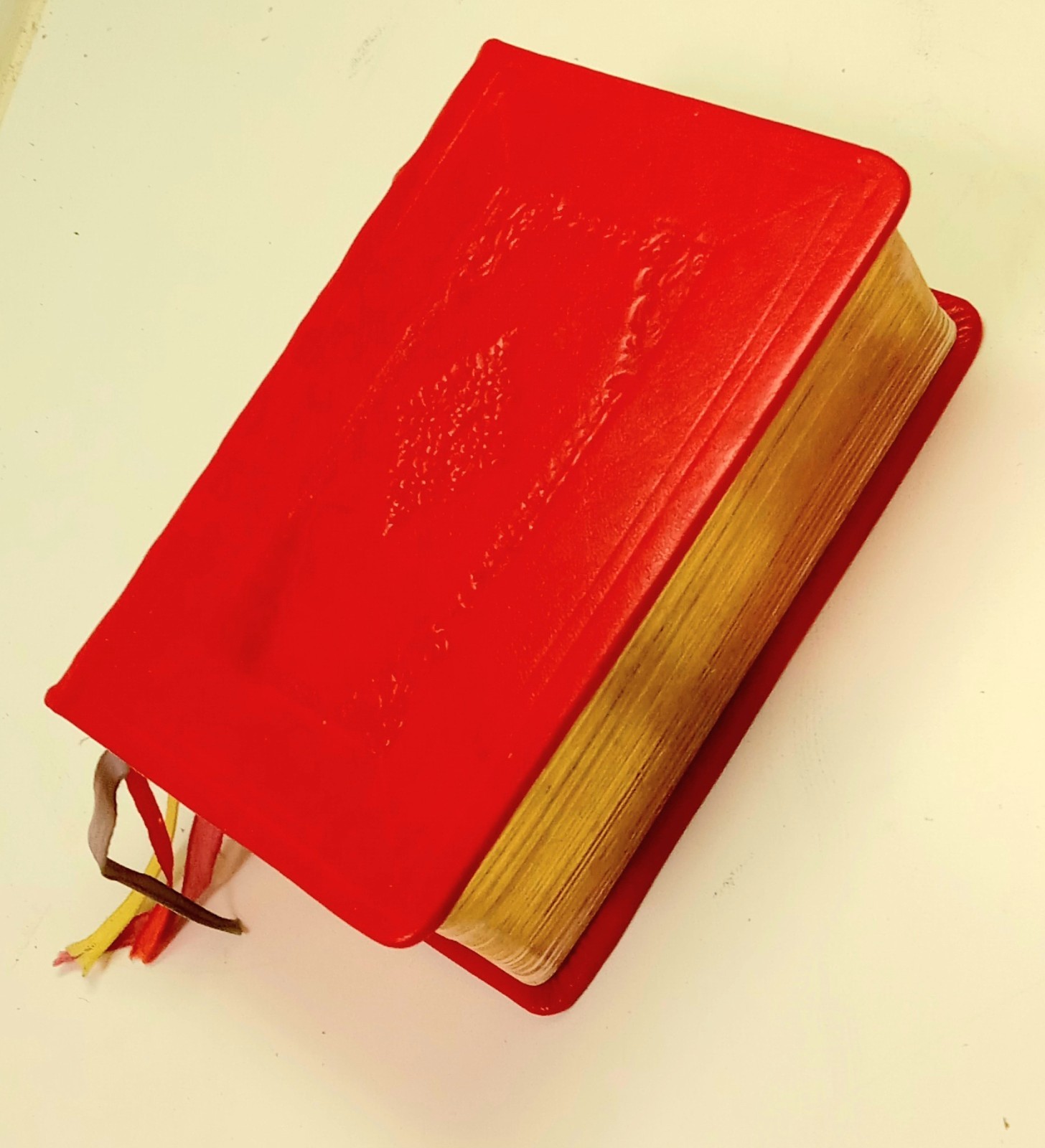 ANTIQUE CATHOLIC LATIN ENGLISH MISSAL; FINE BINDING; TLM BRIGHT GILT; CA.. 1960