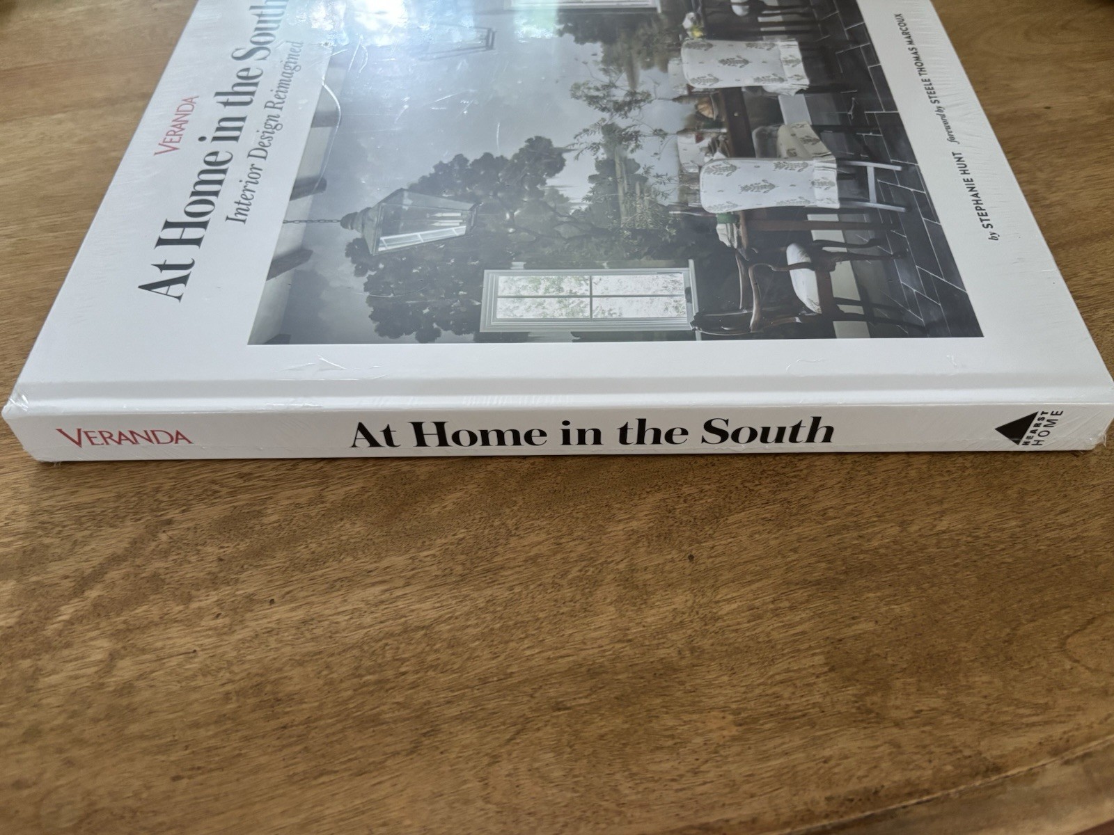 Veranda at Home in the South: Interior Design Reimagined by Stephanie Hunt: New