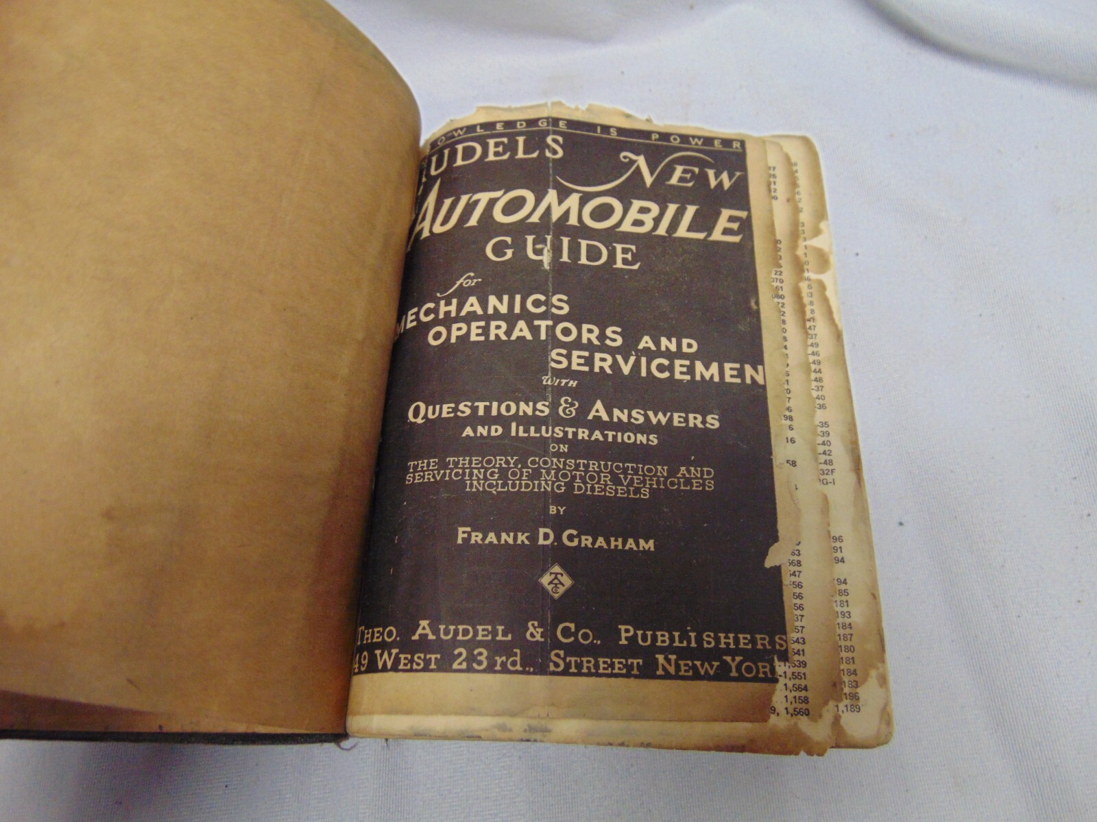 1947 softcover Audels New Automobile Guide Mechanics Operators 1604 pages