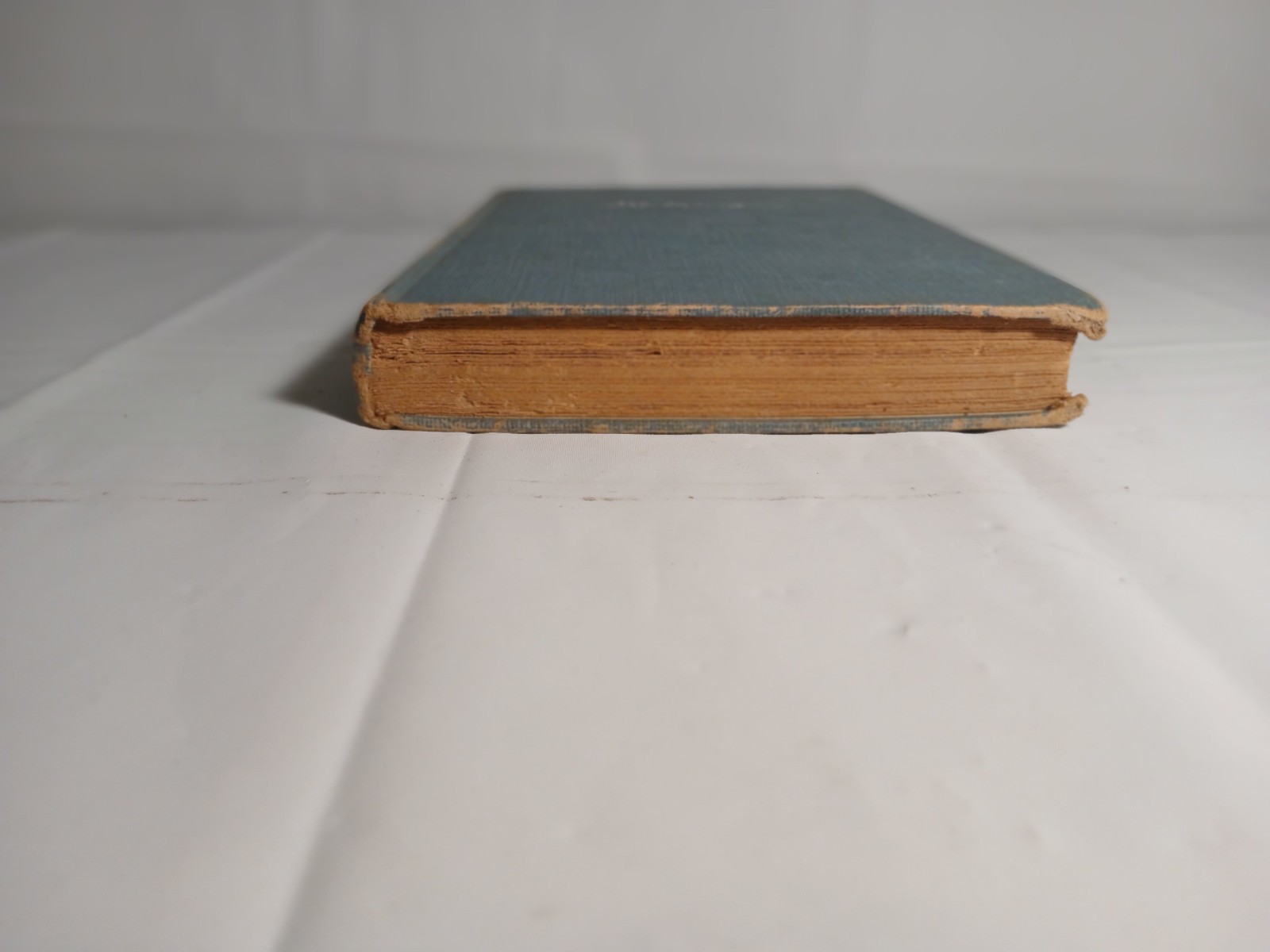 How to Win Friends and Influence by Dale Carnegie publisher Simon Schuster 1952