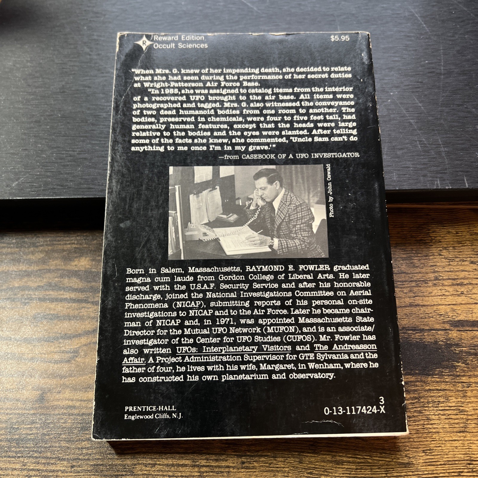 Casebook of a Ufo Investigator: A Personal Memoir by Raymond E. Fowler S2