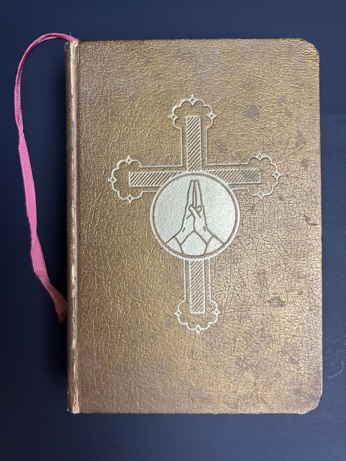THE CATHOLIC MISSAL The Catholic Press 1959 HC Gold Gilded
