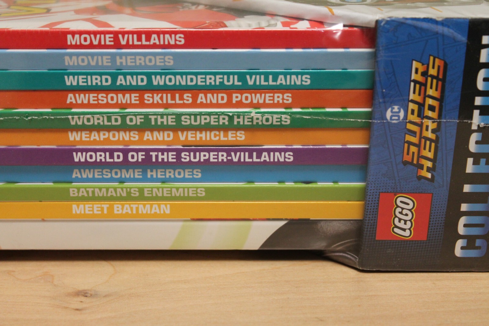 LEGO DC Super Heroes Collection Ten DC Books + a Wonder Woman Mini Figure Sealed