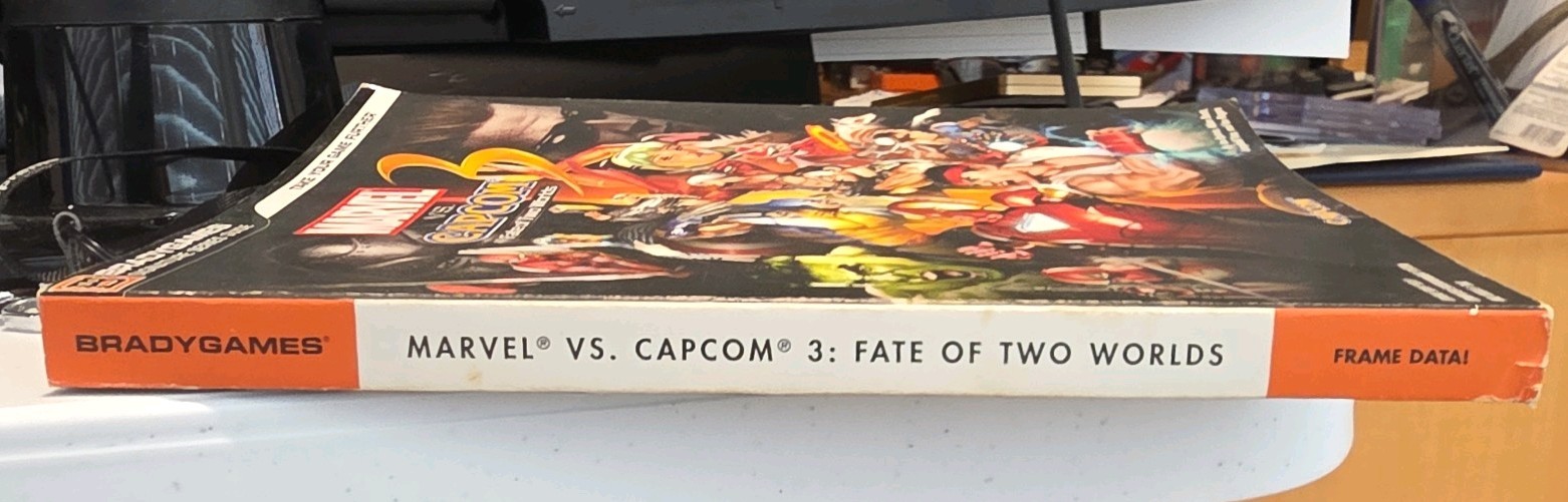 Brady Games Marvel Vs Capcom 3 Strategy Guide – Clean – Excellent – Pls Read