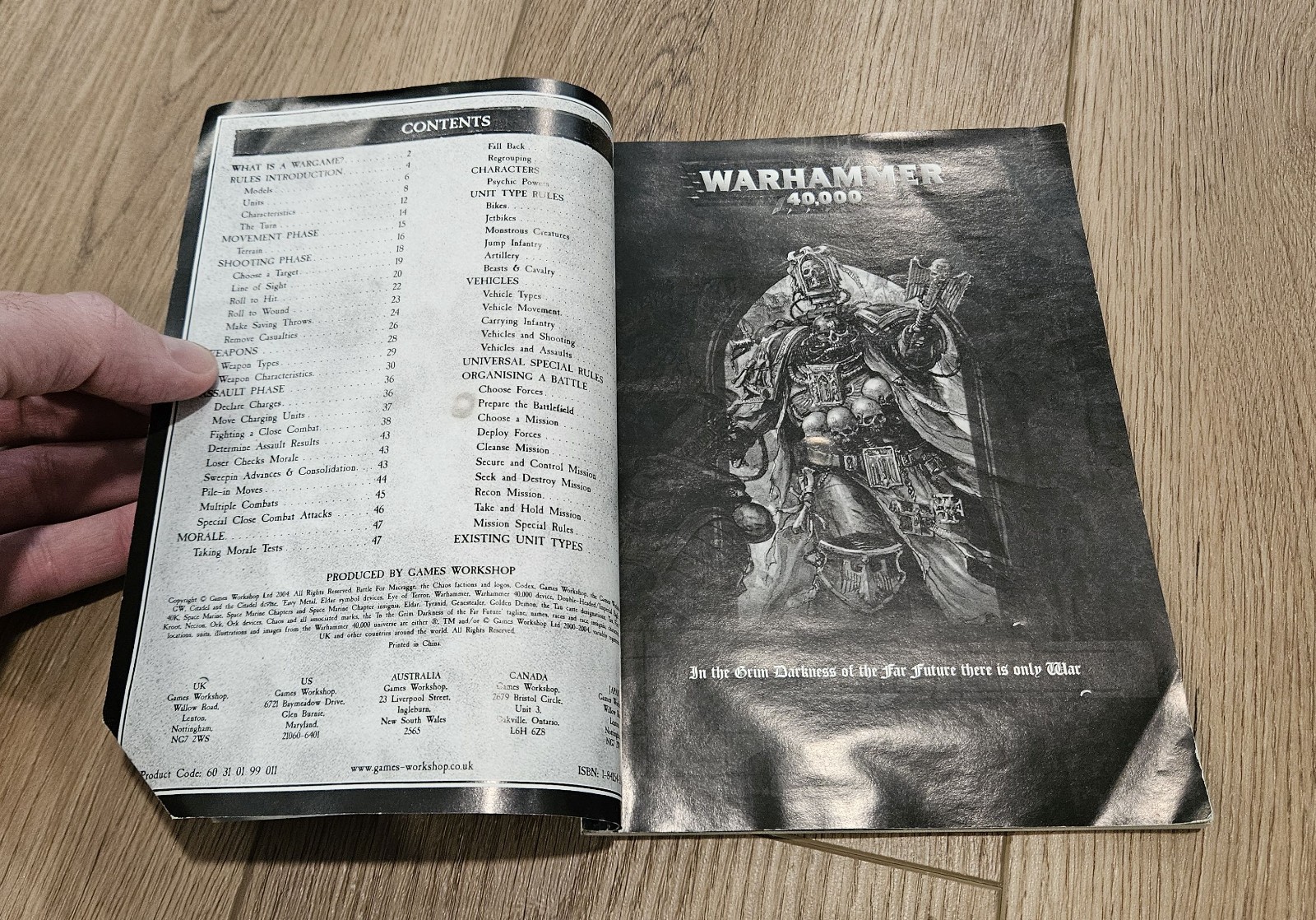 Warhammer 40,000 Rules Book by Games Workshop 2004