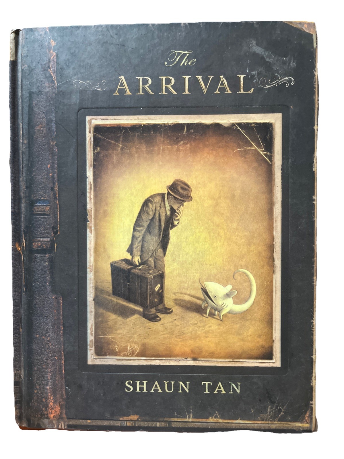 Shaun Tan The Arrival Stated First Edition HC Arthur A Levine Graphic Novel