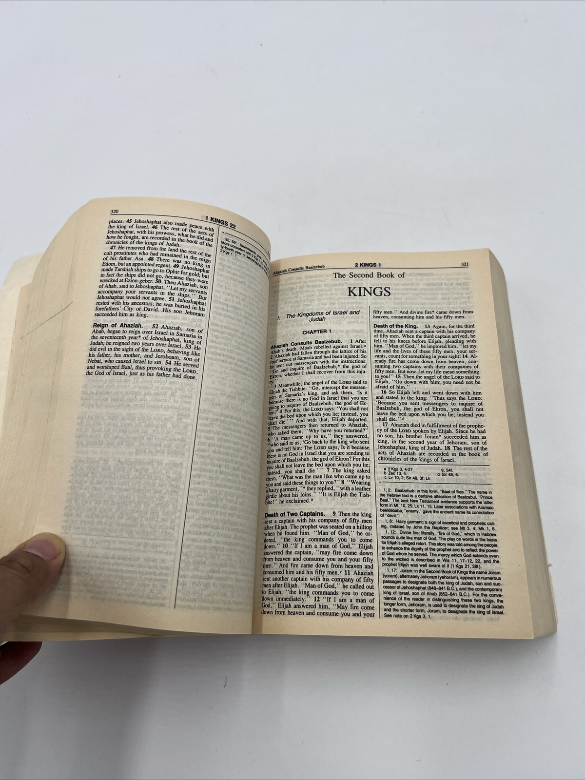 Vintage The New American Bible – World Catholic Press 1991