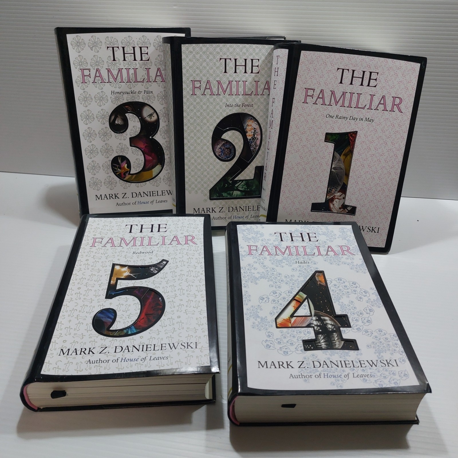 Mark Z. Danielewski The Familiar Complete Softcover set Vol 1 – 5