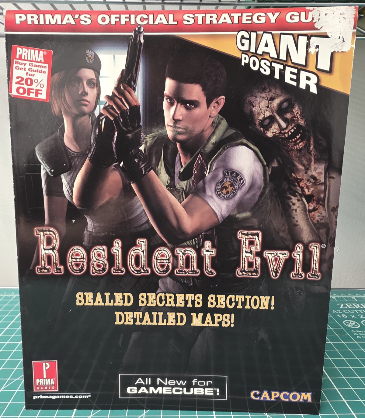 Resident Evil Prima’s Official Strategy Guide Nintendo GAMECUBE w/POSTER – RARE!