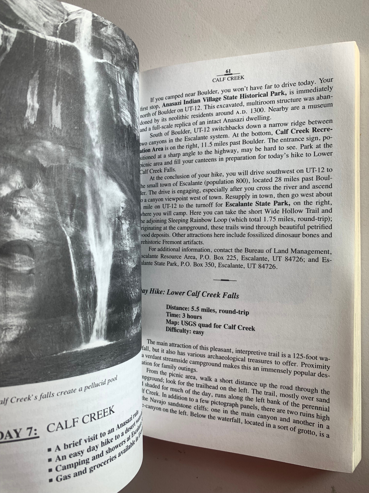 HIKING THE SOUTHWEST’S CANYON COUNTRY SANDRA HINCHMAN GRAND 255 PAGES