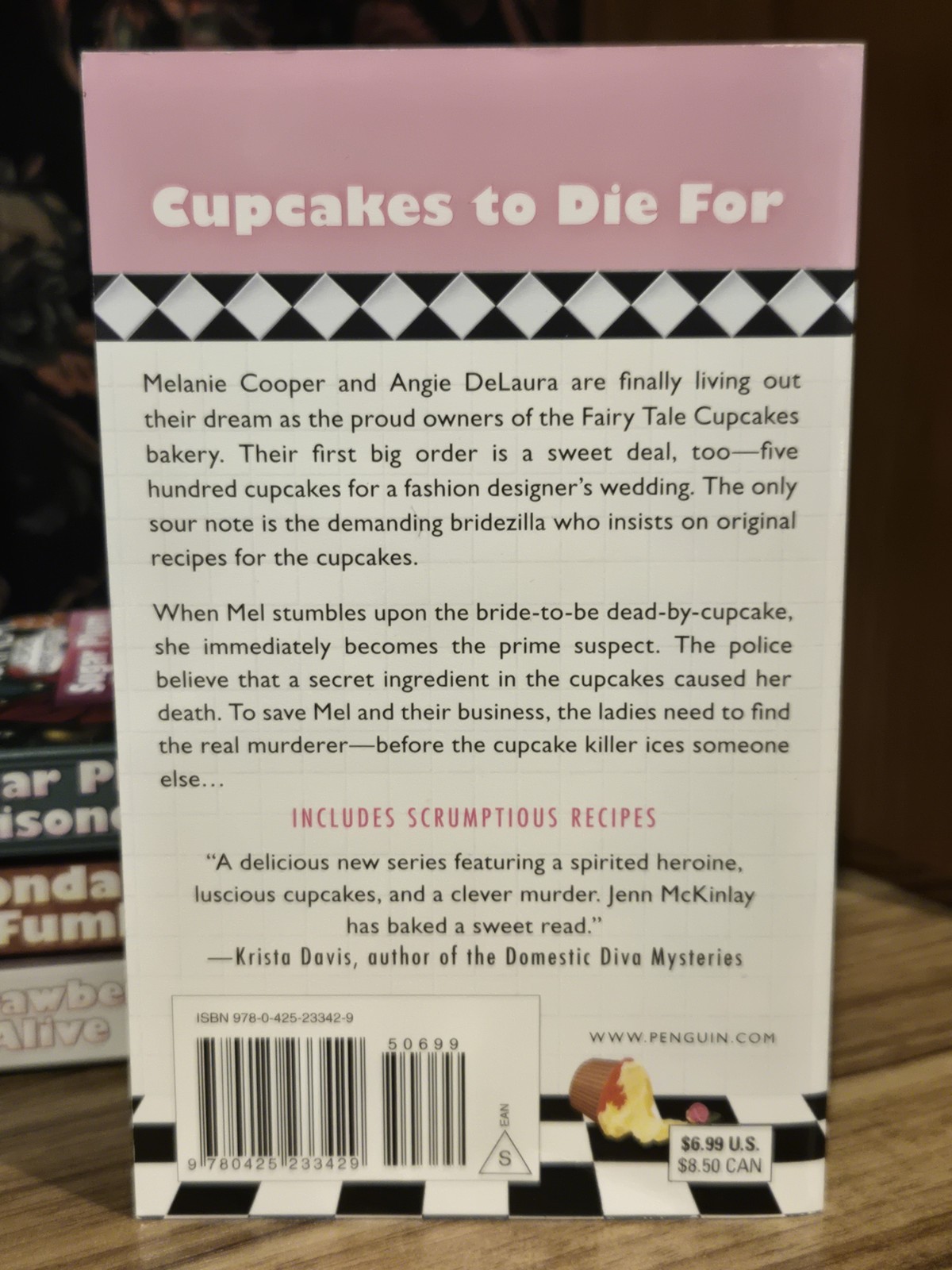 A Cupcake Bakery Mystery By Jenn McKinlay Lot of Four Cozy Mysteries
