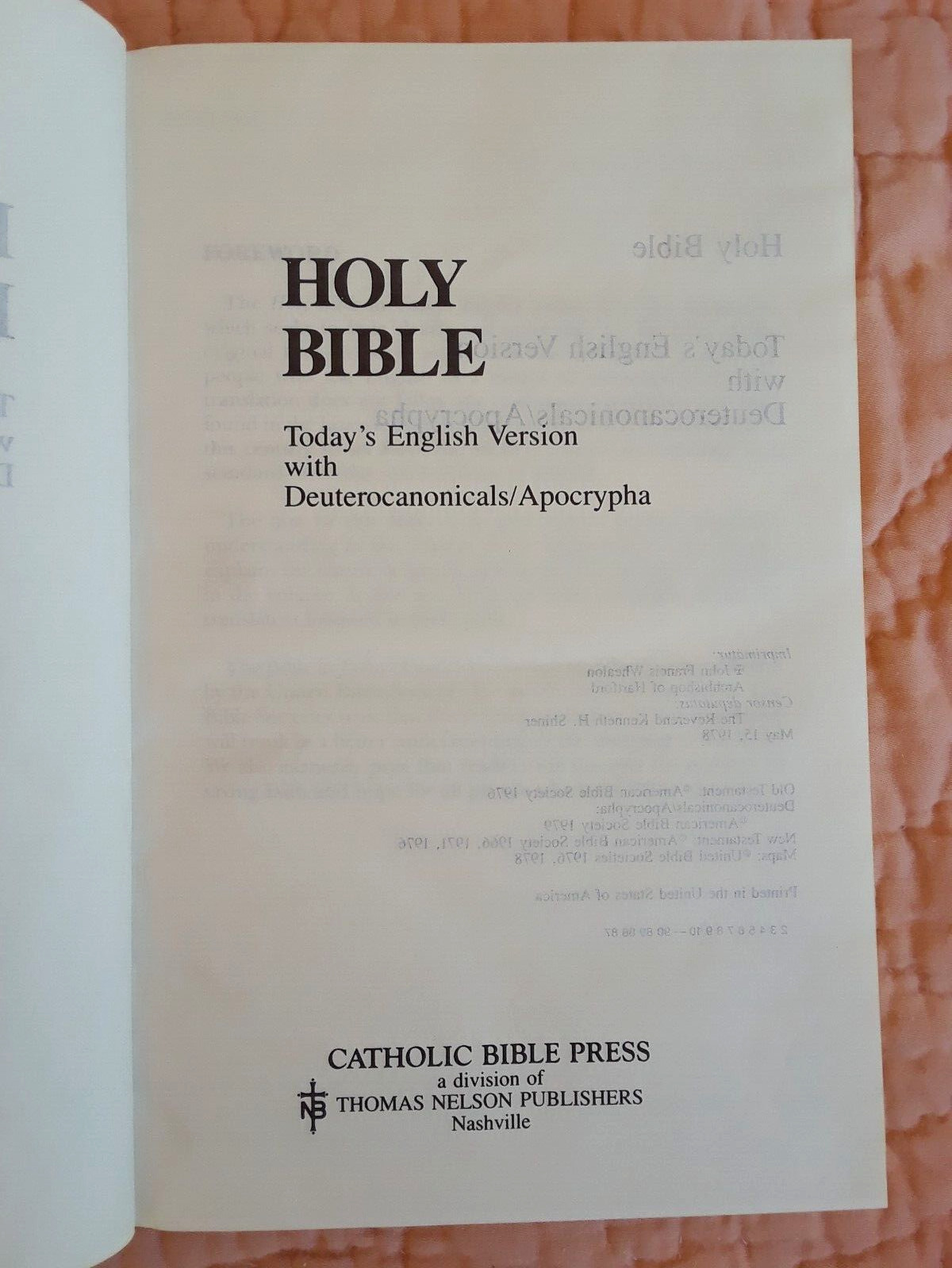 Precious Moments Bible Catholic Edition 1270 Illustrated Gold Stamped 1979
