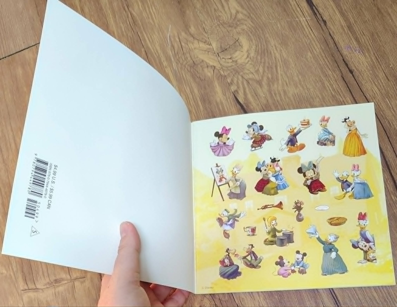 Disney Minnie Mouse: Little Women (8×8) Includes Stickers