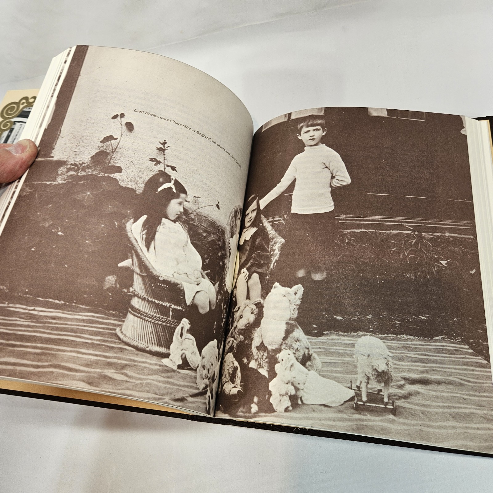 The Teddy Bear Book by Peter Bull (Signed limited edition) 5240/10,000