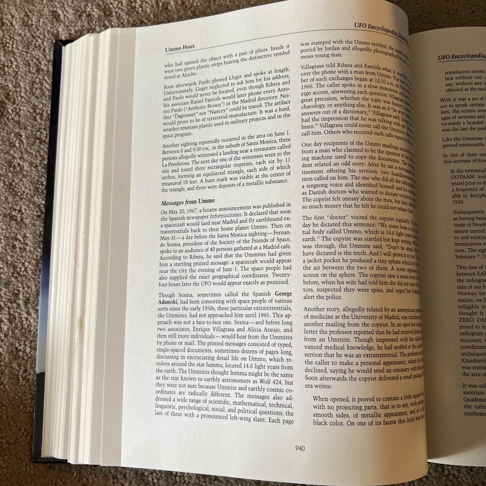 The UFO Encyclopedia : The Phenomenon from the Beginning (Volume 2 Only) HB