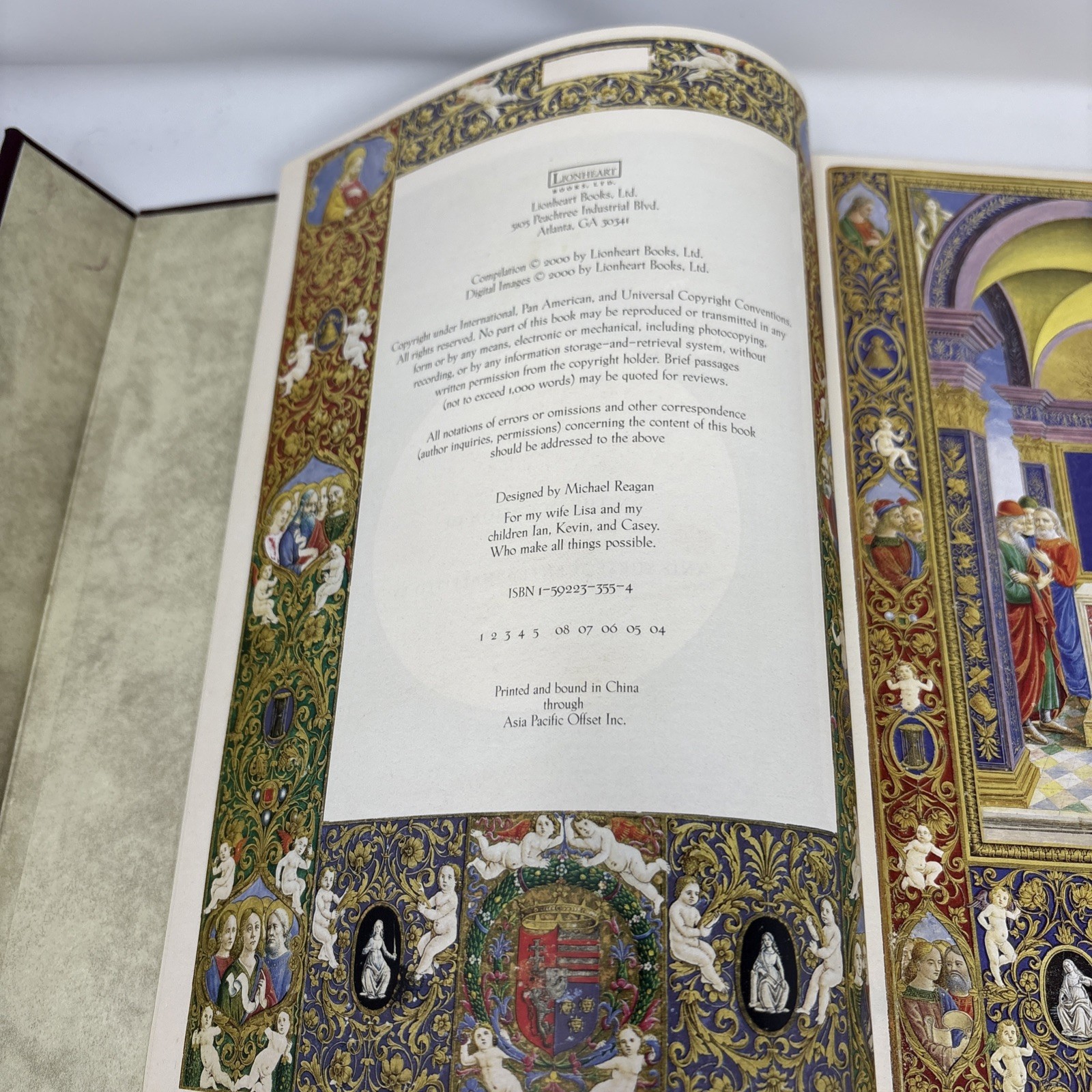 Vintage Holy Bible Illuminated Family Edition Full Color Lionheart Gold Gilted