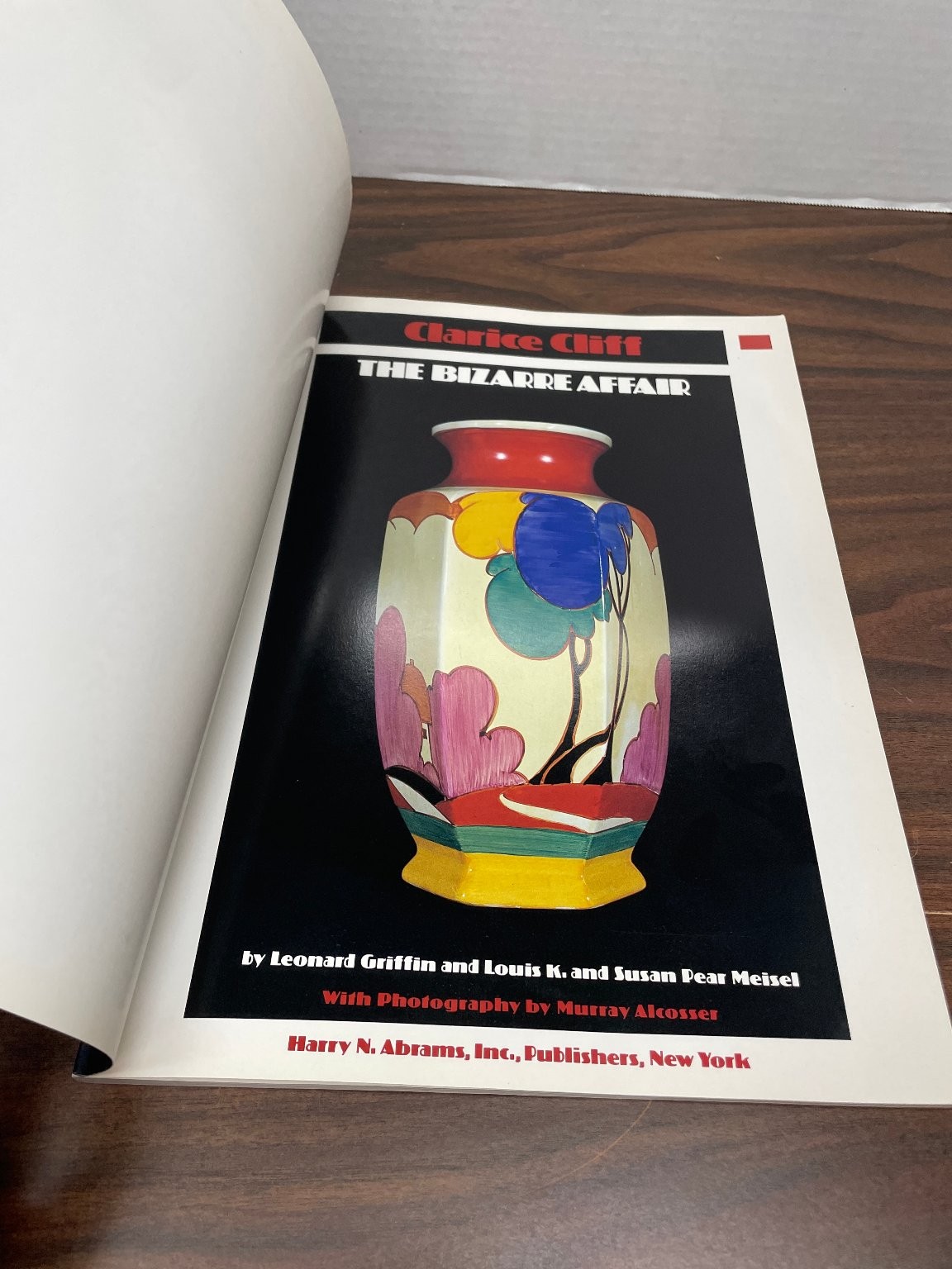 Clarice Cliff the Bizarre Affair Griffin Meisel 1988 Art Pottery Harry N. Abrams