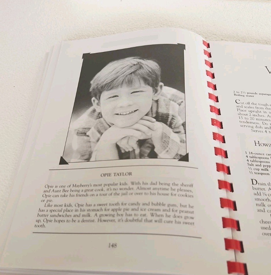 Aunt Bee’s Mayberry Cookbook – Spiral-bound By Ken Beck and Jim Clark
