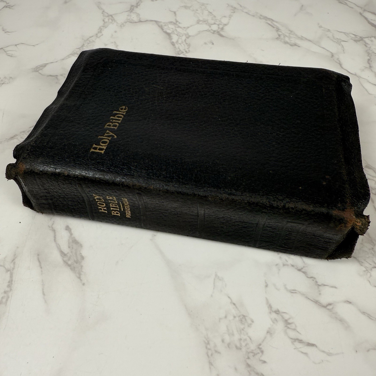 HOLY BIBLE King James Version Self Pronouncing Index 1940s National Bible Press
