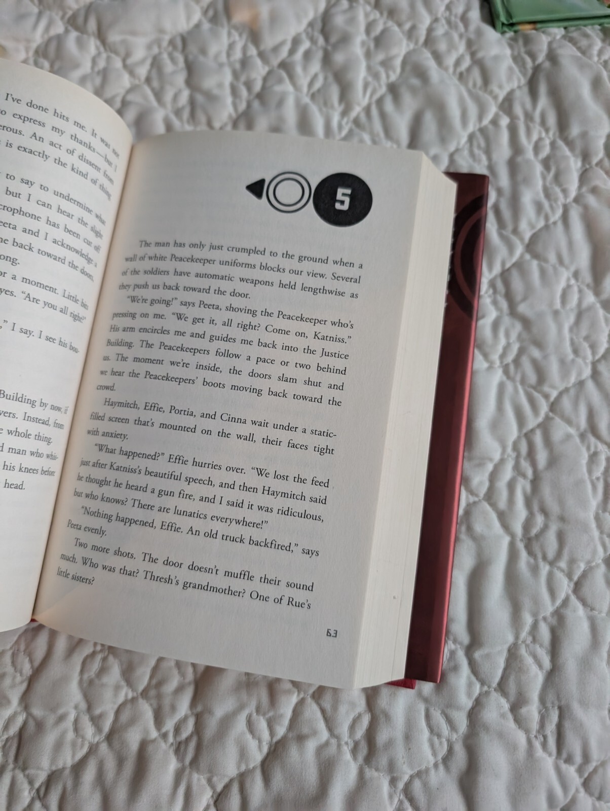 Catching Fire (Hunger Games, Book Two) by Suzanne Collins (2009) Hardcover
