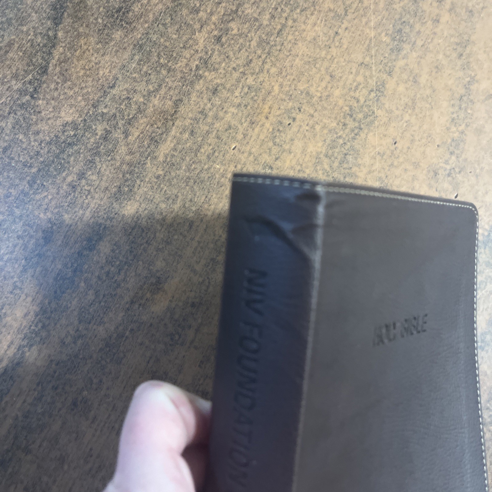 ** NIV Foundation Study Bible Thumb Indexed – Brown LeatherSoft