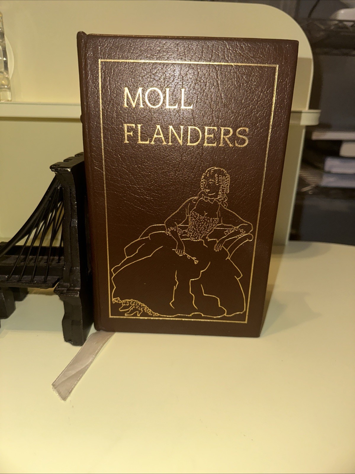 THE EASTON PRESS MOLL FLANDERS DANIEL DEFOE HC COLLECTIBLE DECOR BOOK S8