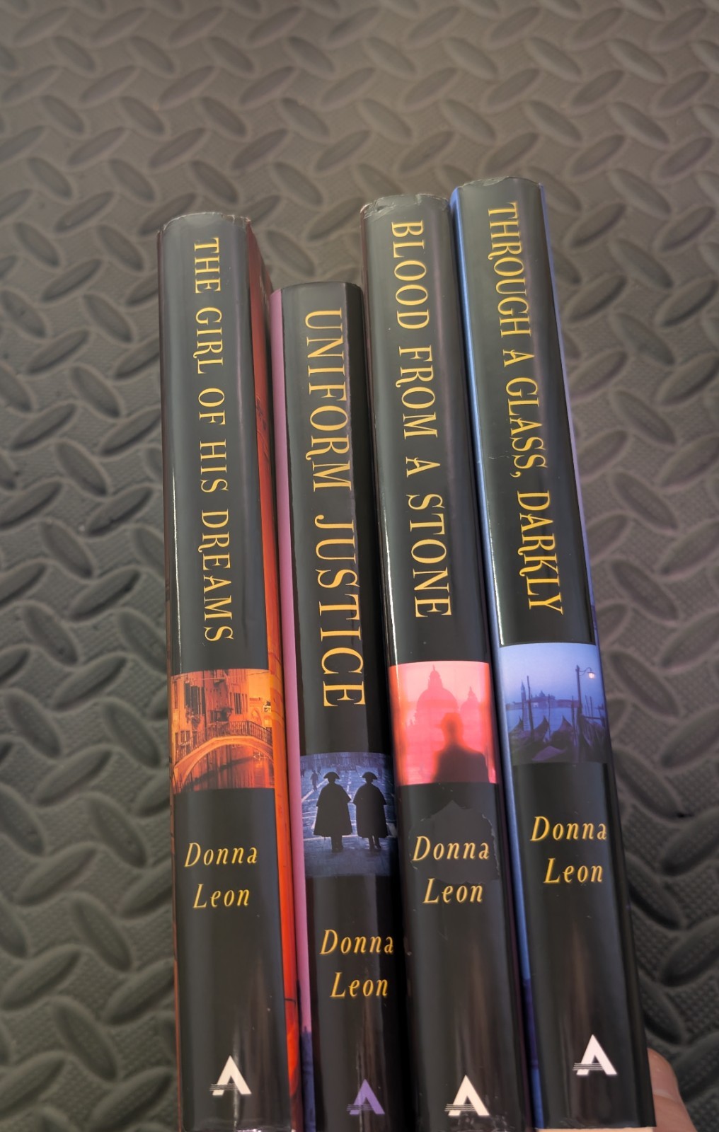Donna Leon 1st American Printing Books Lot, HCDJ Near Mint
