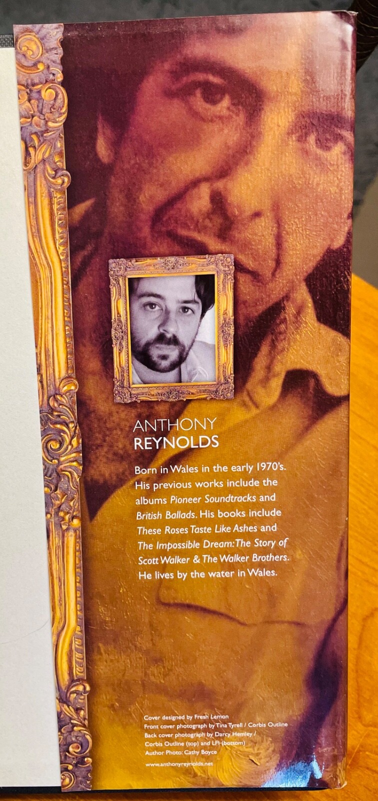 Leonard Cohen: A Remarkable Life – Anthony Reynolds, NearFine 2010 Omnibus Press