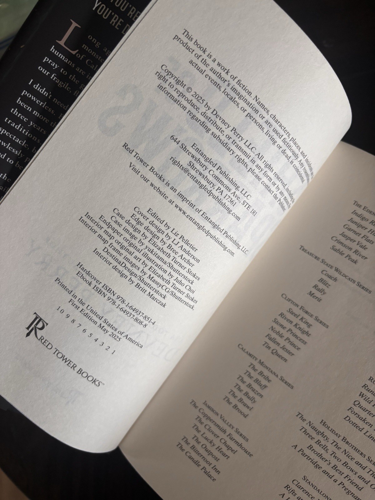 New Shield of Sparrows Rites of the Starling 1st Edition Deluxe Sprayed Edges